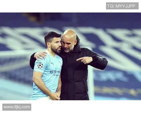 退役足球明星的传奇人生与未来发展之路探讨 退役足球明星的传奇人生与未来发展之路探讨