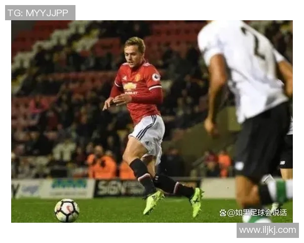 退役足球明星的传奇人生与赛场外的精彩故事 退役足球明星的传奇人生与赛场外的精彩故事